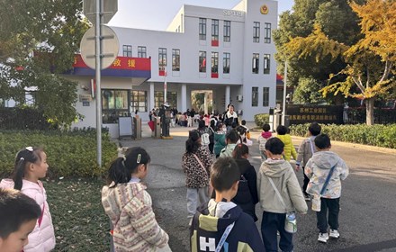 探蓝焰使命，敬逆行脊梁——记锦溪幼儿园参观消防队活动